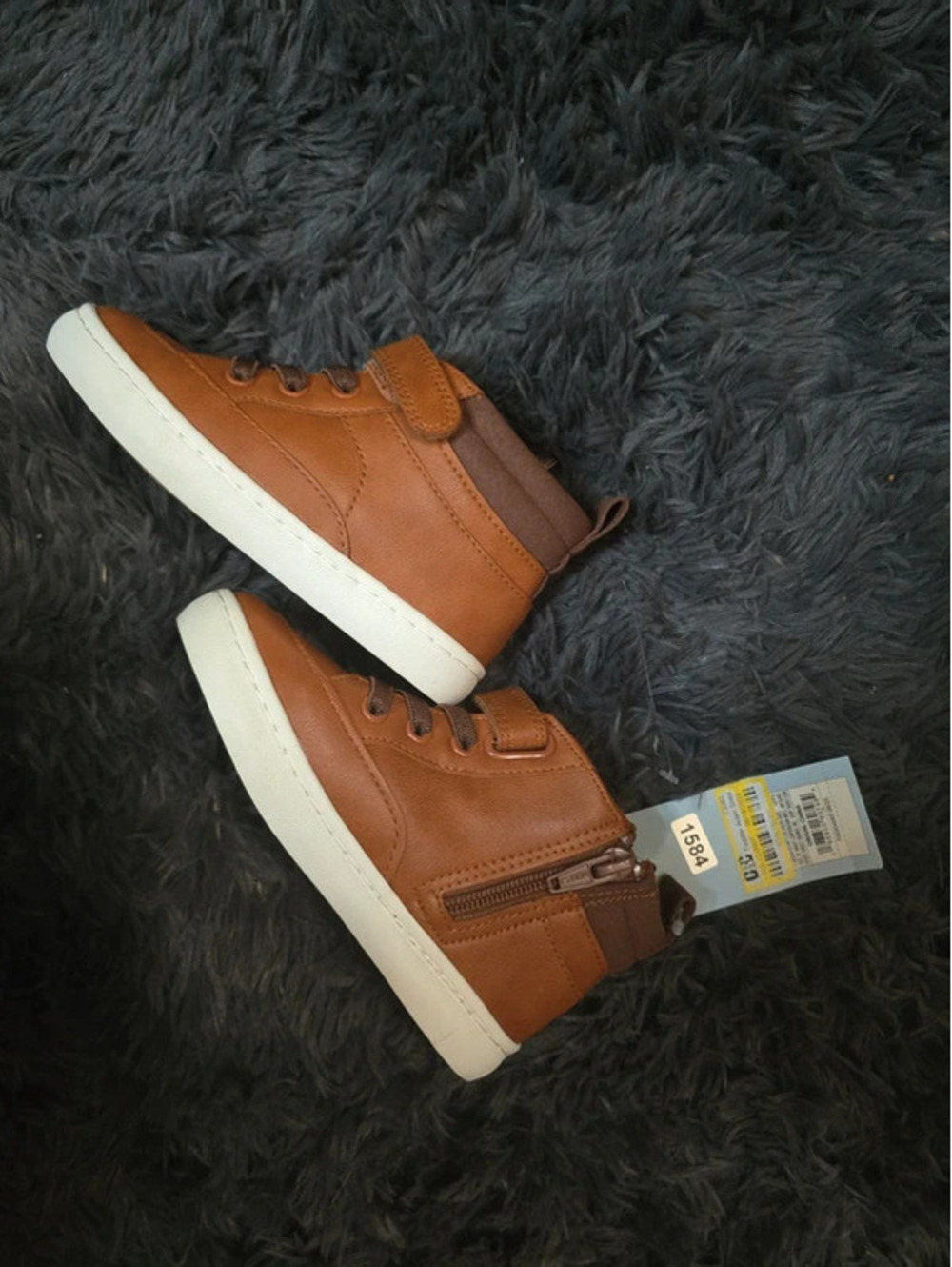 Size 9 brand new boots from target item. 1584 box 23